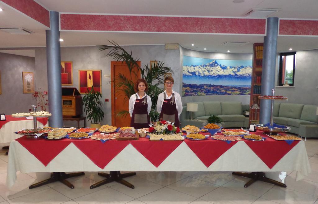 Hotel Brindor Poirino Dış mekan fotoğraf