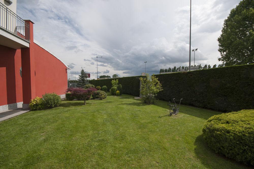 Hotel Brindor Poirino Dış mekan fotoğraf