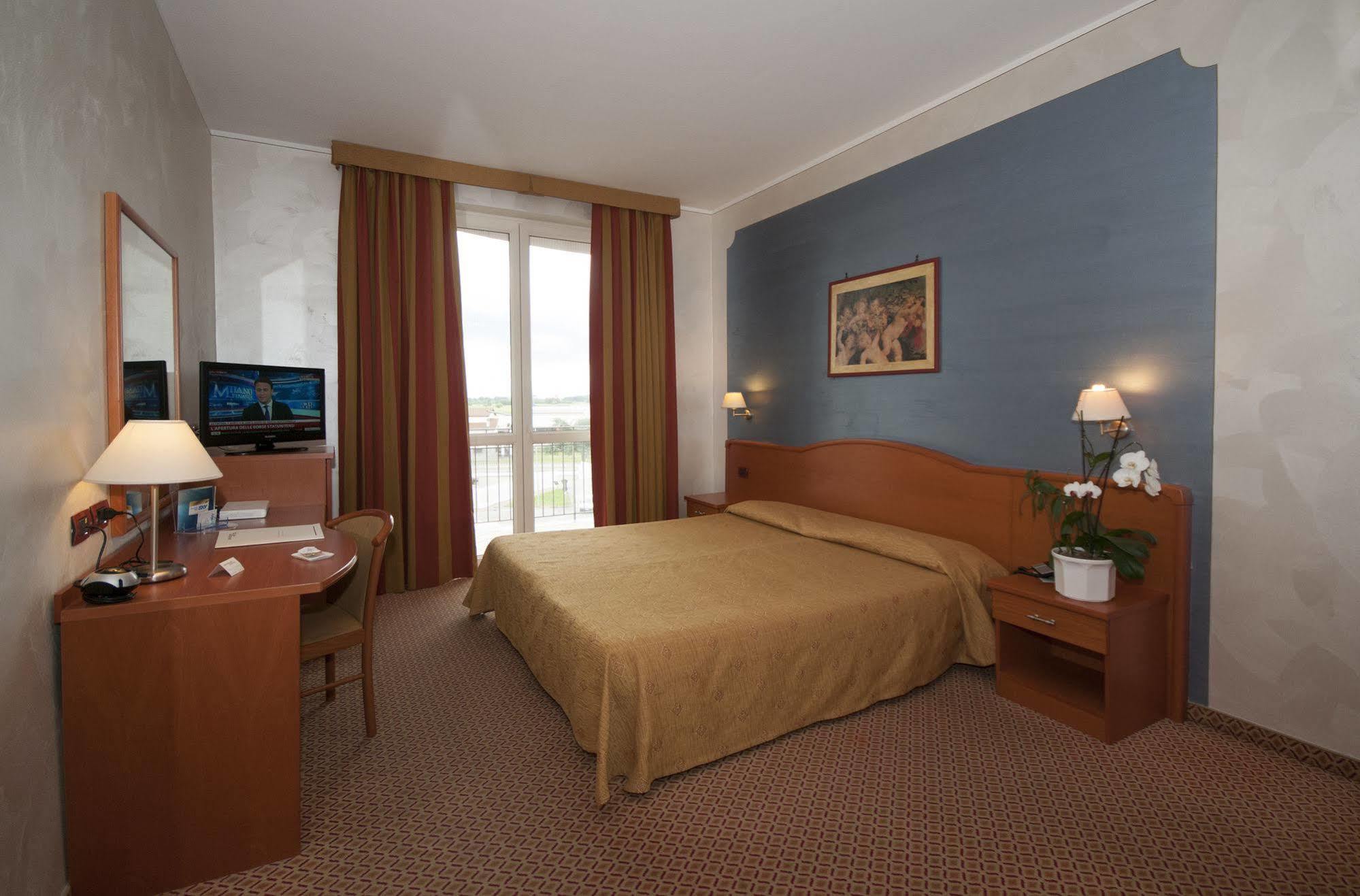 Hotel Brindor Poirino Dış mekan fotoğraf