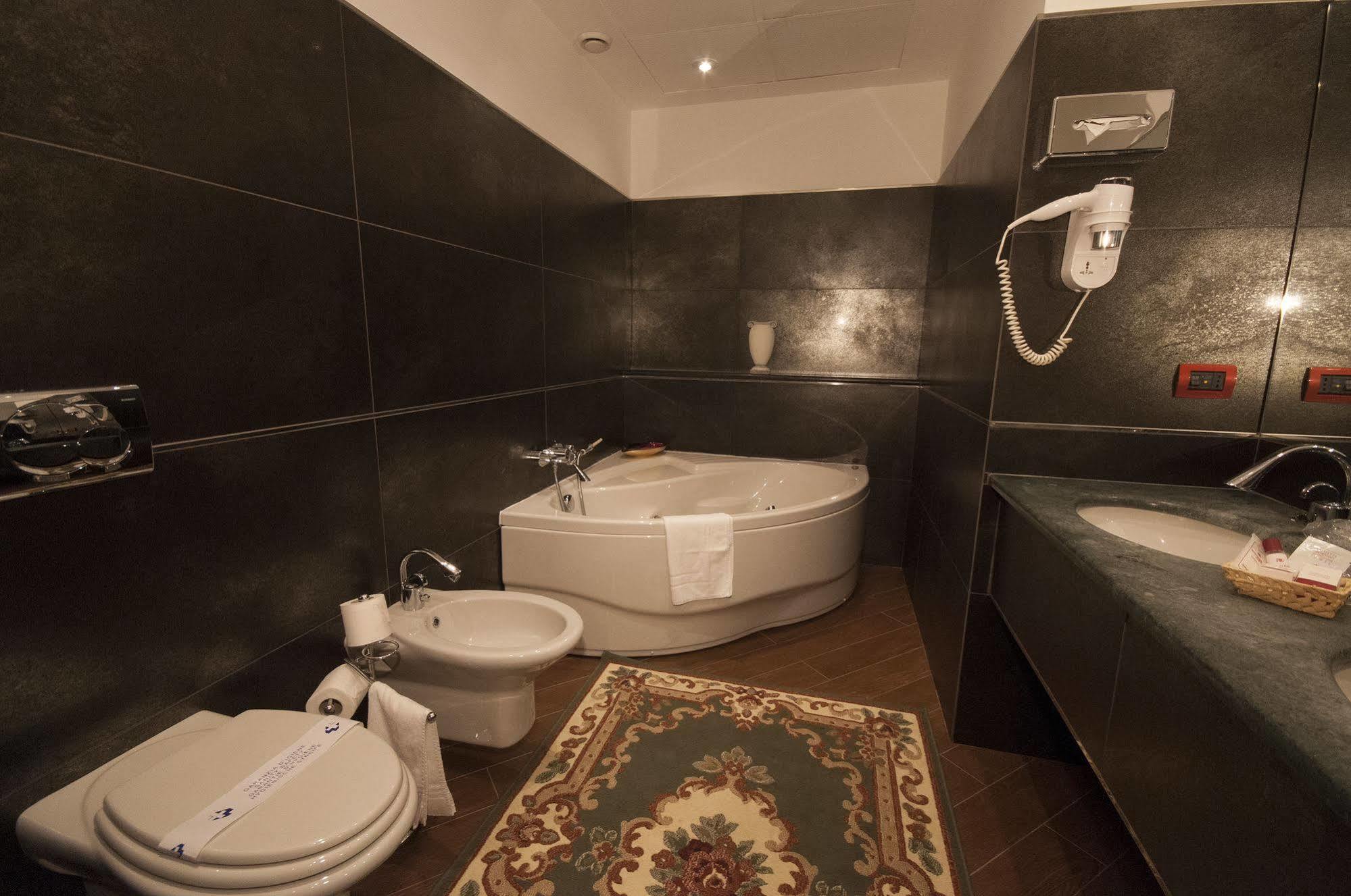Hotel Brindor Poirino Dış mekan fotoğraf