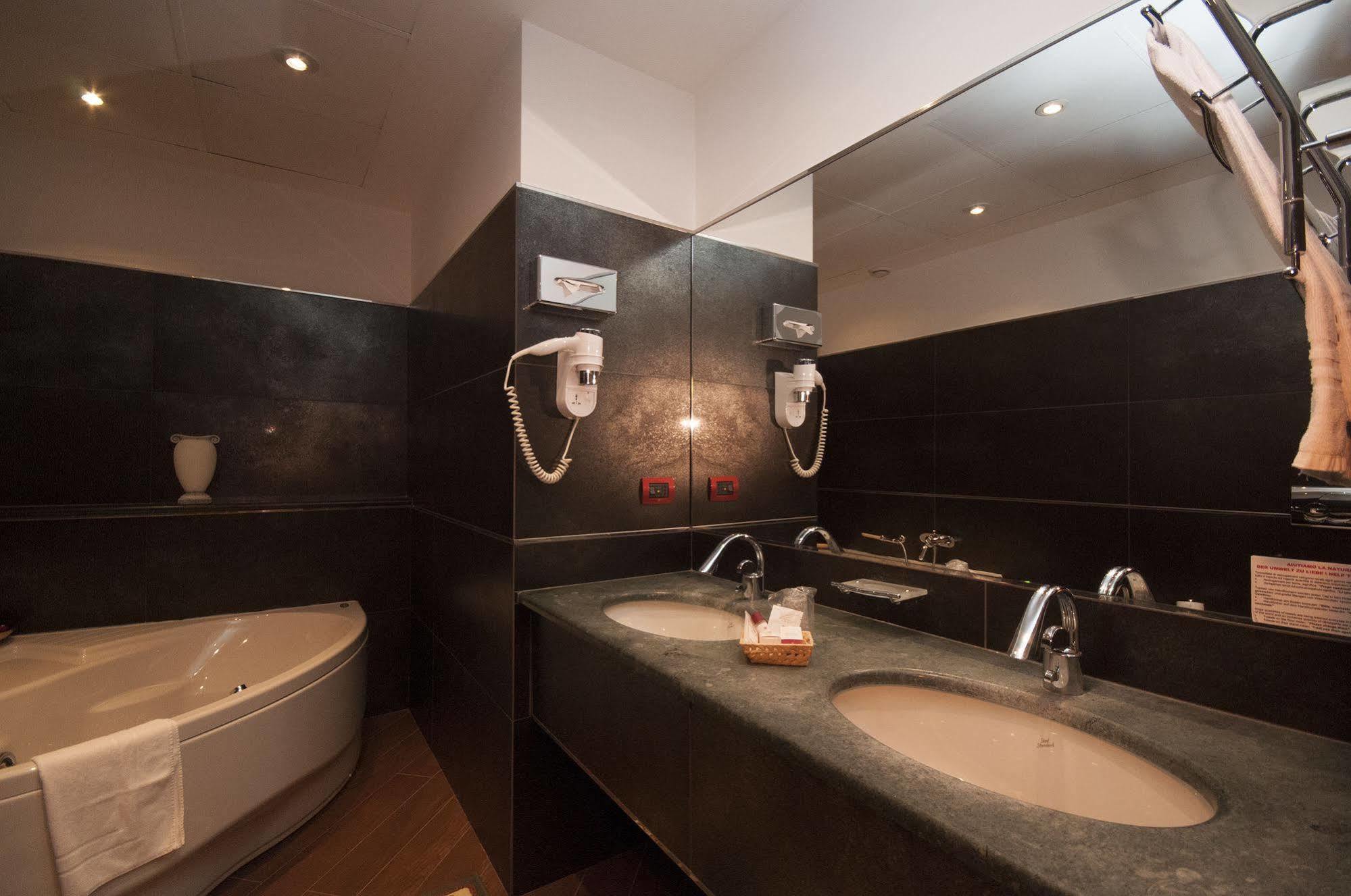 Hotel Brindor Poirino Dış mekan fotoğraf
