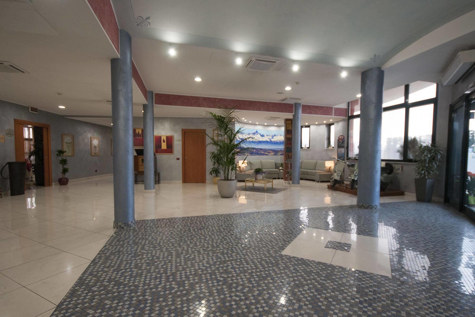 Hotel Brindor Poirino Dış mekan fotoğraf